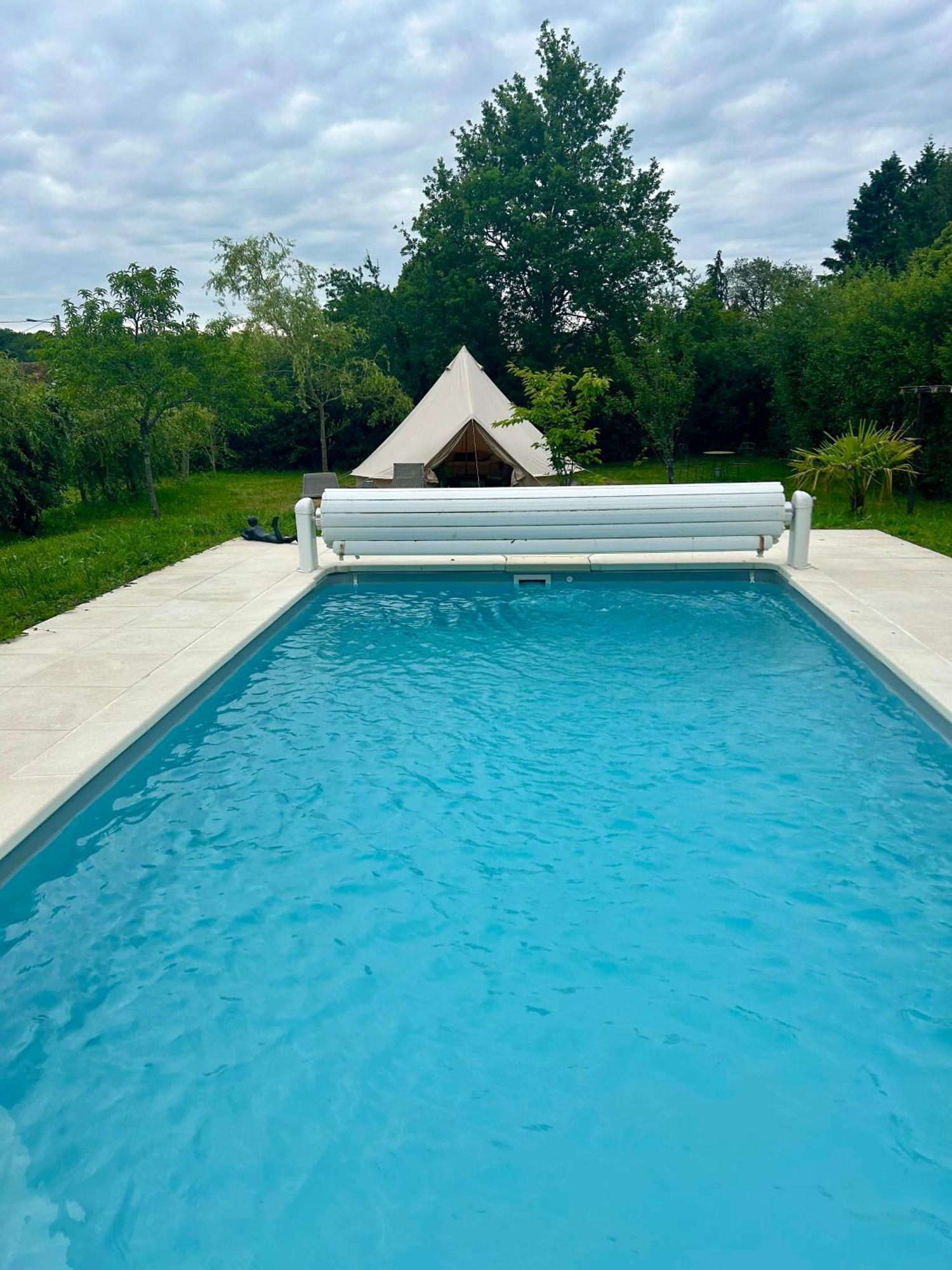 Chambre Au Jardin Tente De Charme Eguzon-Chantome Extérieur photo