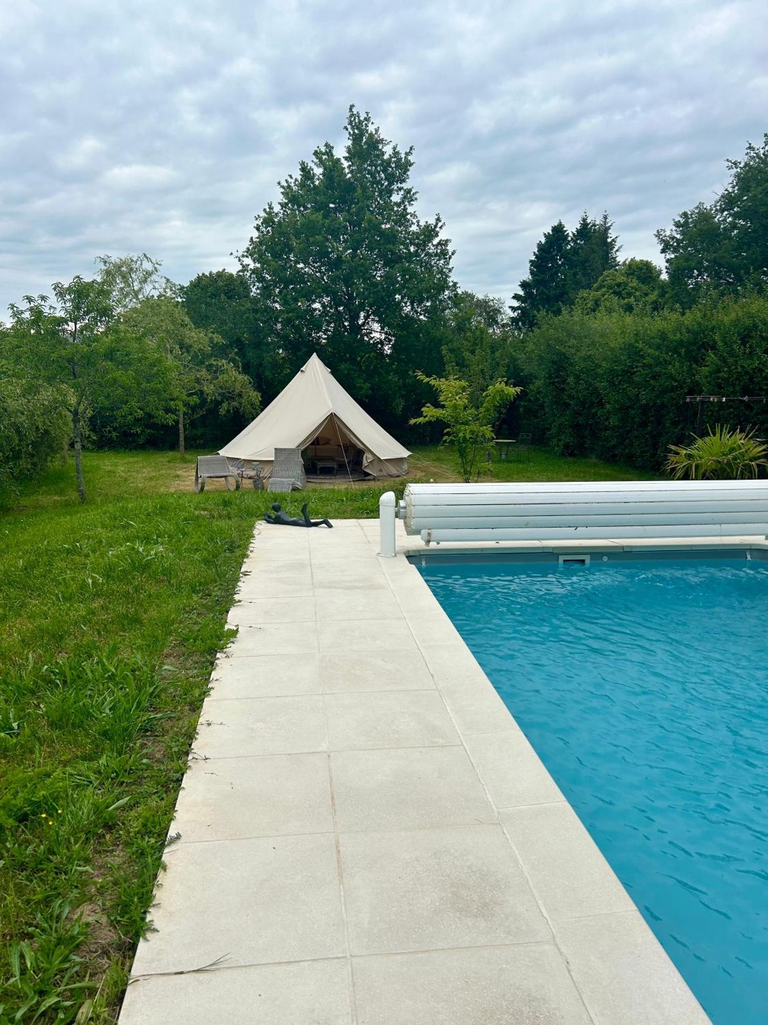 Chambre Au Jardin Tente De Charme Eguzon-Chantome Extérieur photo